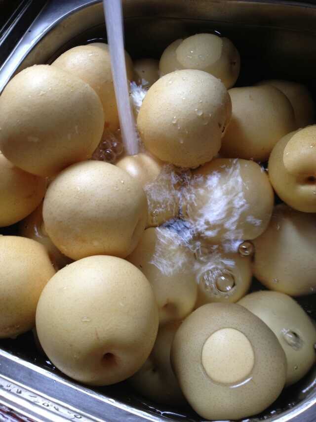 蜂蜜桂花雪梨膏步骤1