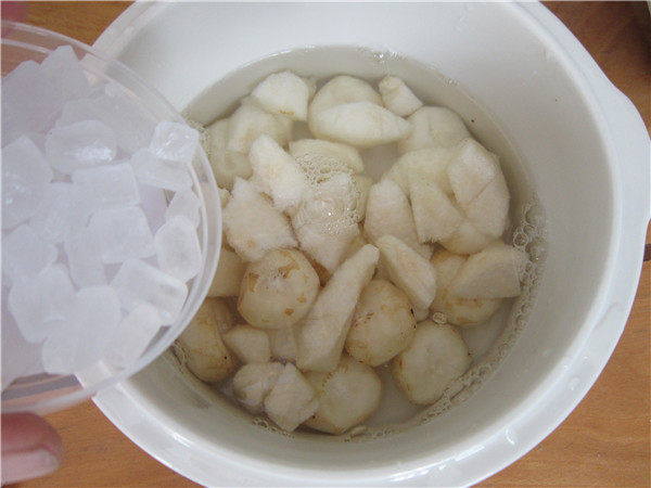 马蹄雪梨冰糖水步骤4