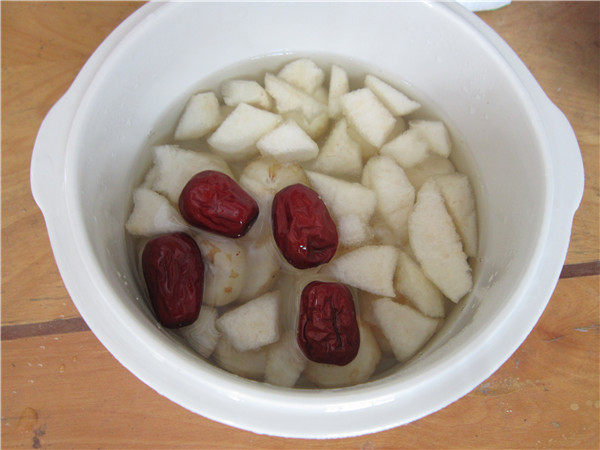 马蹄雪梨冰糖水步骤5