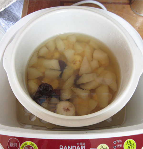 马蹄雪梨冰糖水步骤7