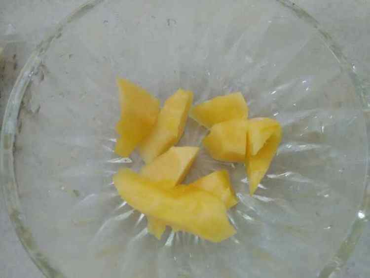 菠萝银耳羹步骤2