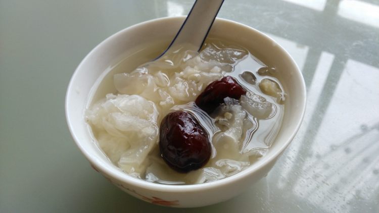 小米银耳红枣粥步骤7