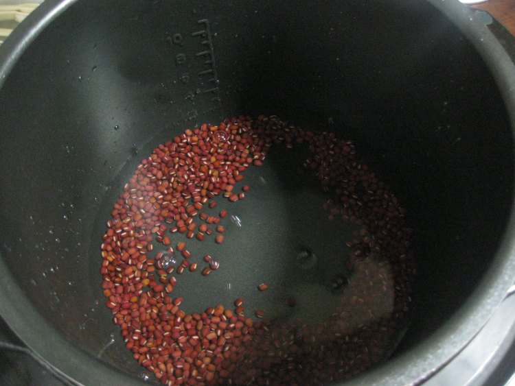 红糖豆沙圆子步骤2