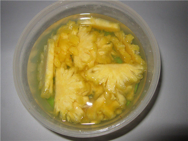 菠萝果冻步骤2
