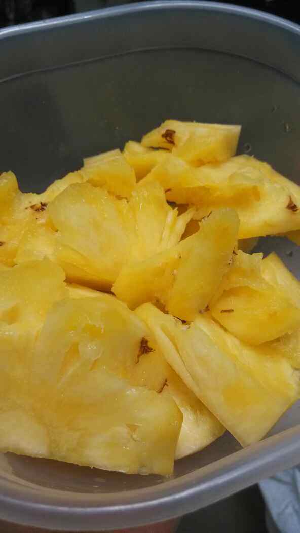 菠萝银耳山药桂圆羹步骤3