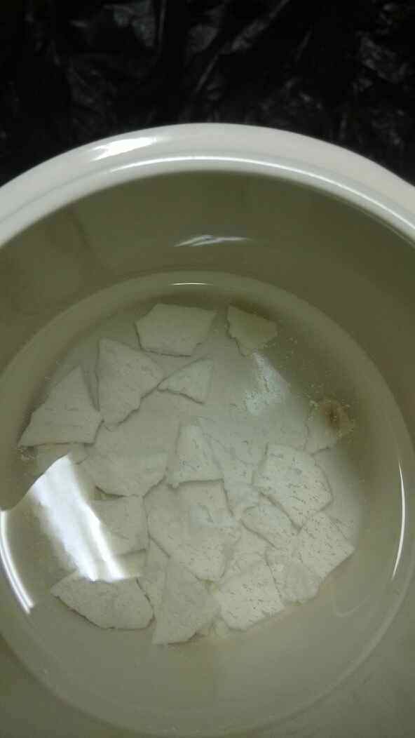 菠萝银耳山药桂圆羹步骤2