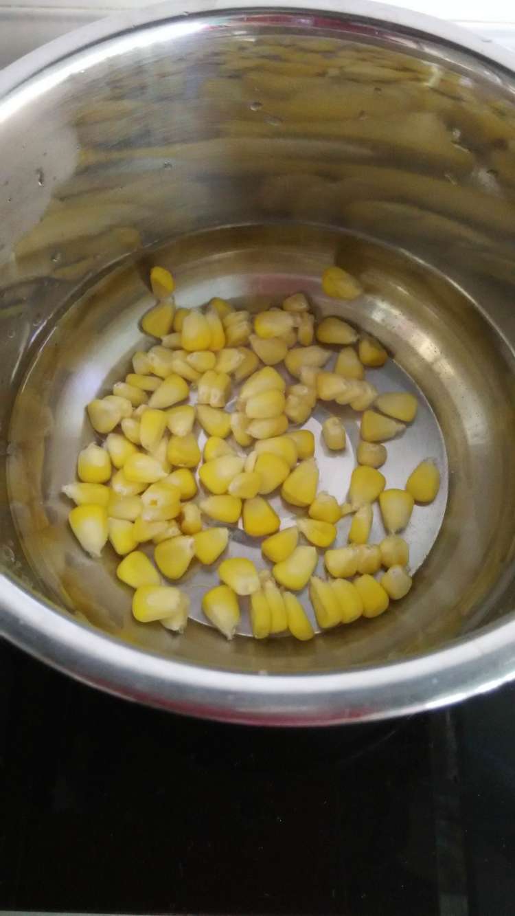 玉米苹果汤步骤3
