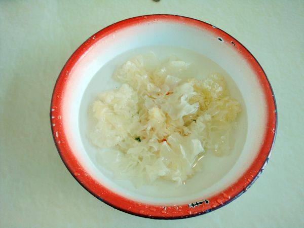 百梨银糖水步骤1