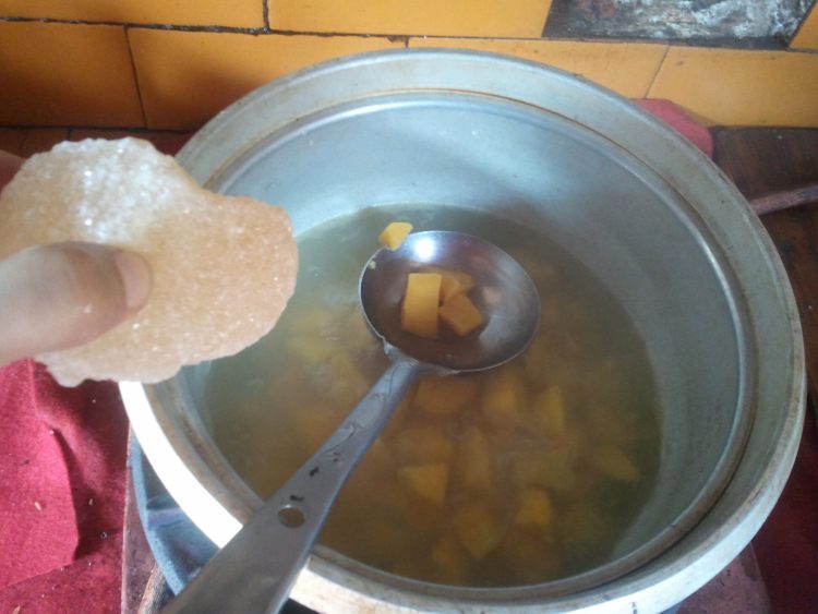 红薯蛋花糖水步骤7