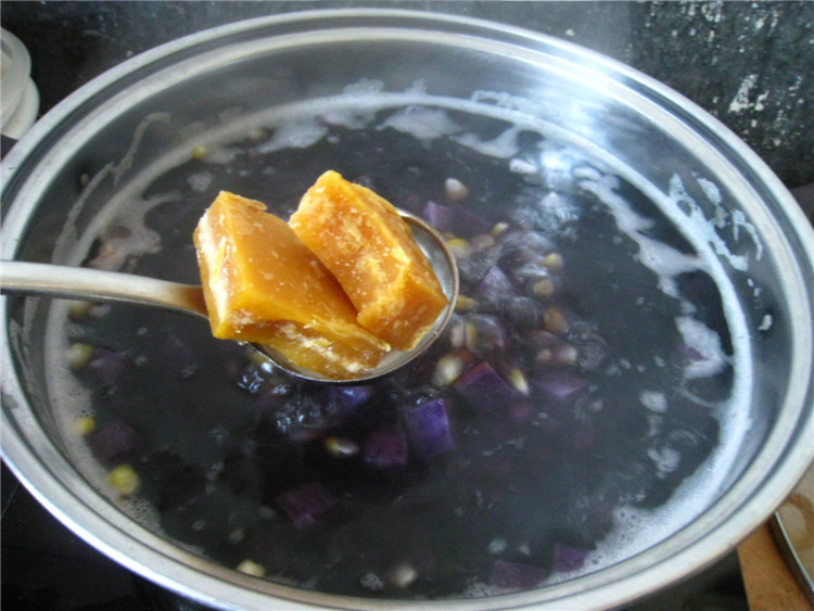 玉米紫薯糖水步骤8
