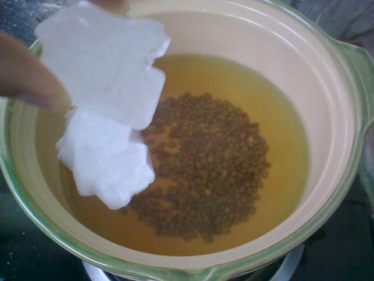砂锅冰糖绿豆饮步骤4