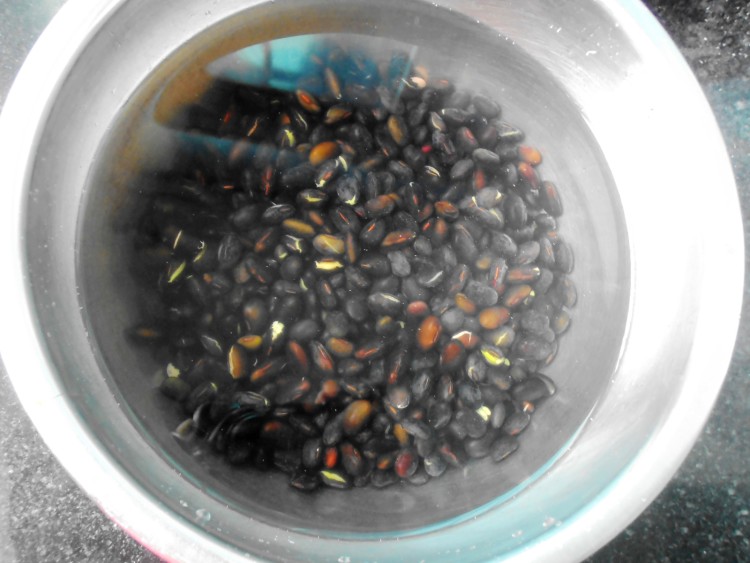 黑豆红枣甜汤步骤1