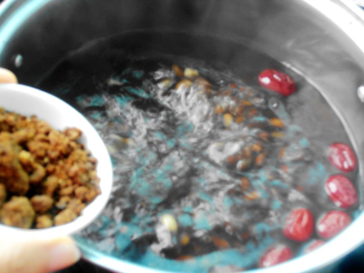 黑豆红枣甜汤步骤4