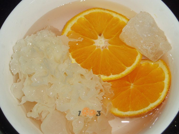 银耳炖甜橙步骤5
