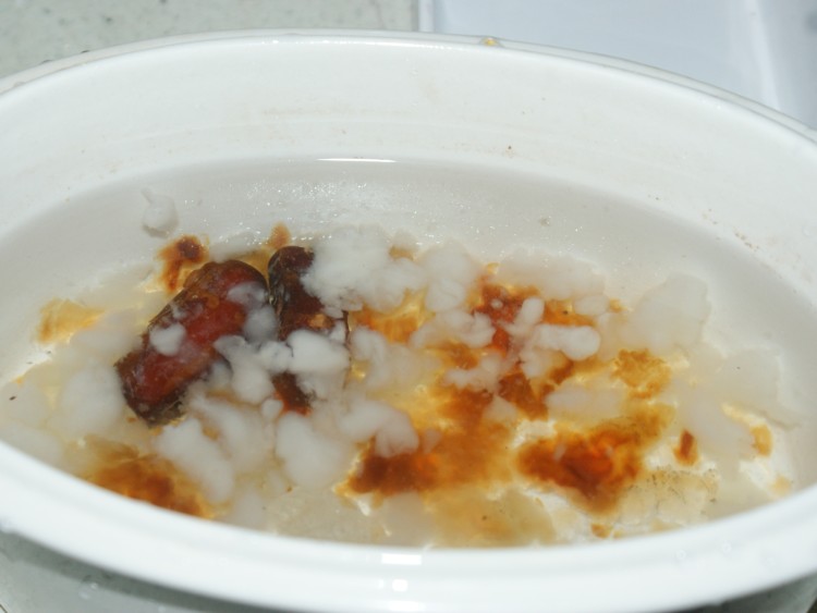 桃胶皂角米炖雪蛤步骤4