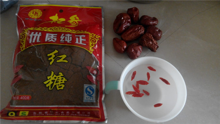 红枣红糖水步骤1