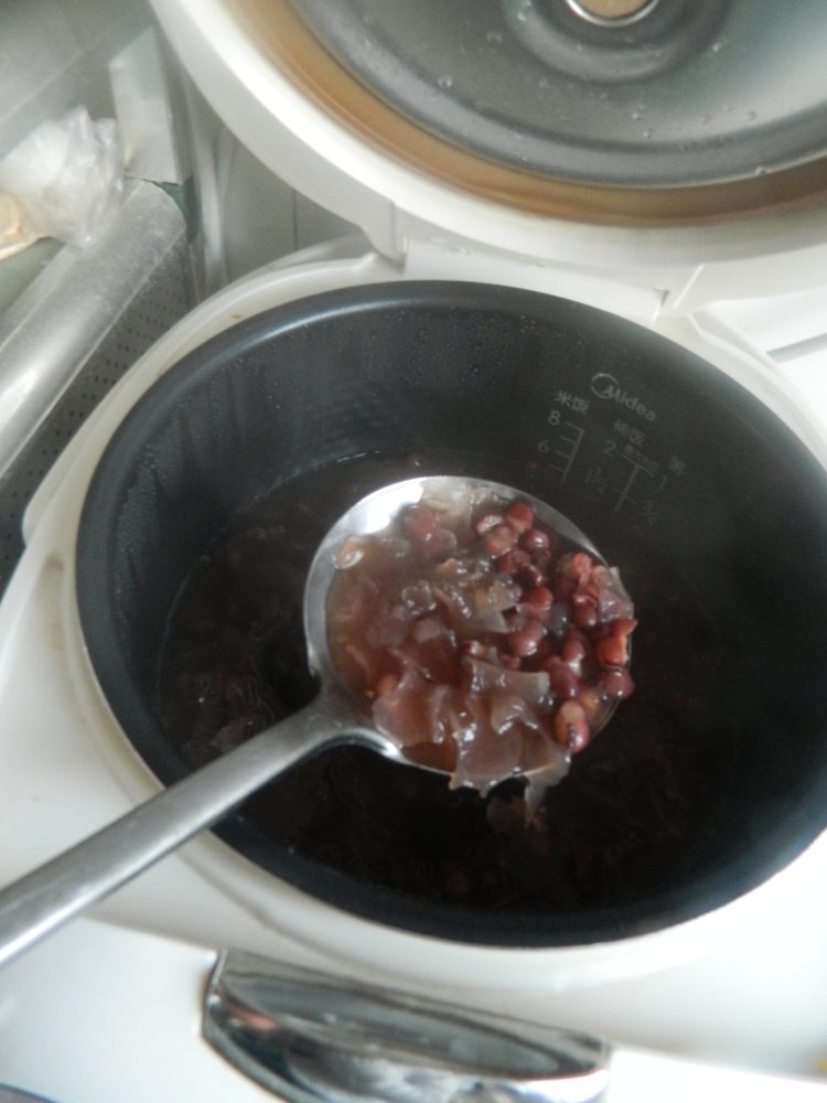 红豆银耳汤步骤7