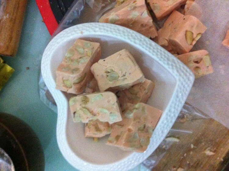 草莓味牛轧糖步骤11