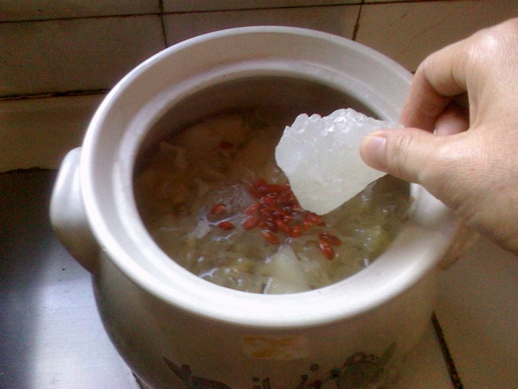 雪梨银耳糖水步骤7