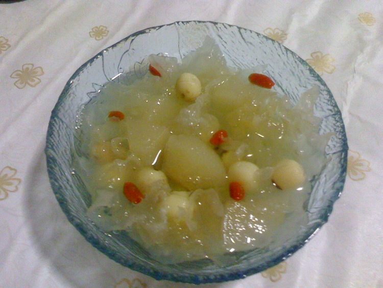 雪梨银耳糖水步骤8