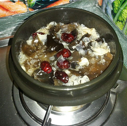 黑白木耳炖红枣步骤7