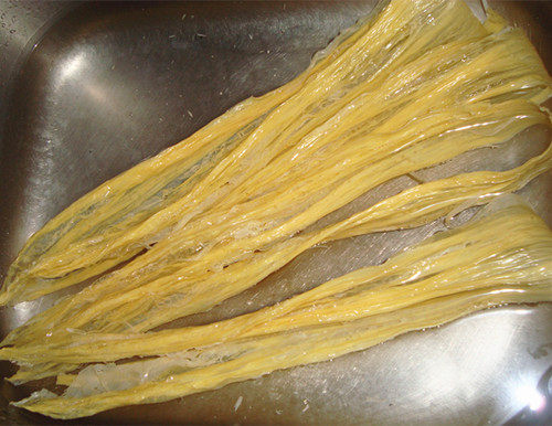 腐竹白果薏米糖水步骤1