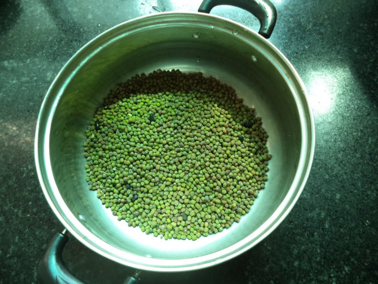 枣香绿豆沙步骤1