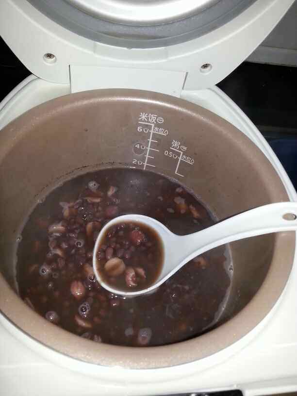 红豆莲子糖水步骤5