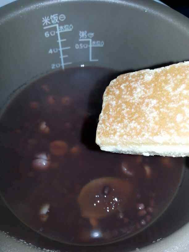红豆莲子糖水步骤4