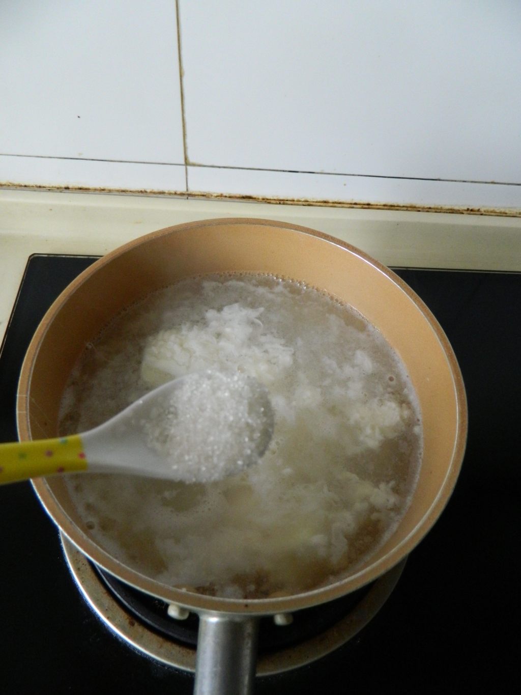 菊花酒酿鸡蛋步骤5