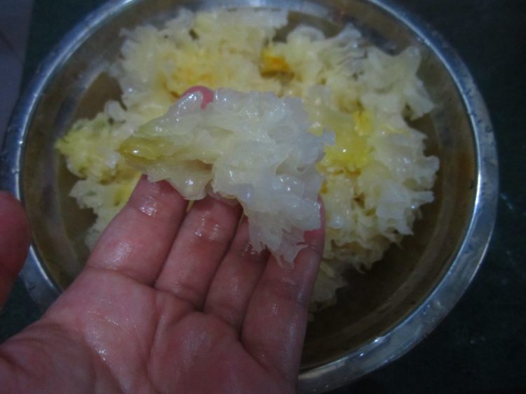 雪耳鹌鹑蛋糖水步骤4