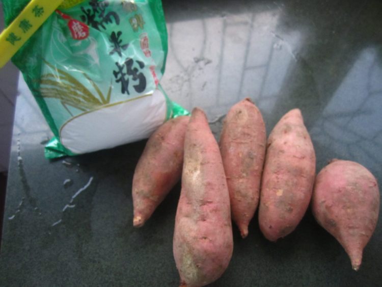 番薯糯米丸糖水步骤1