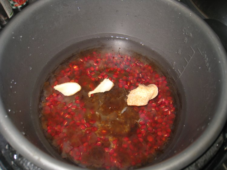 椰香桃胶红豆汤步骤6
