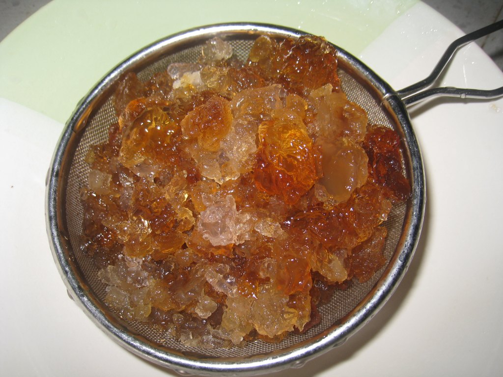 椰香桃胶红豆汤步骤3