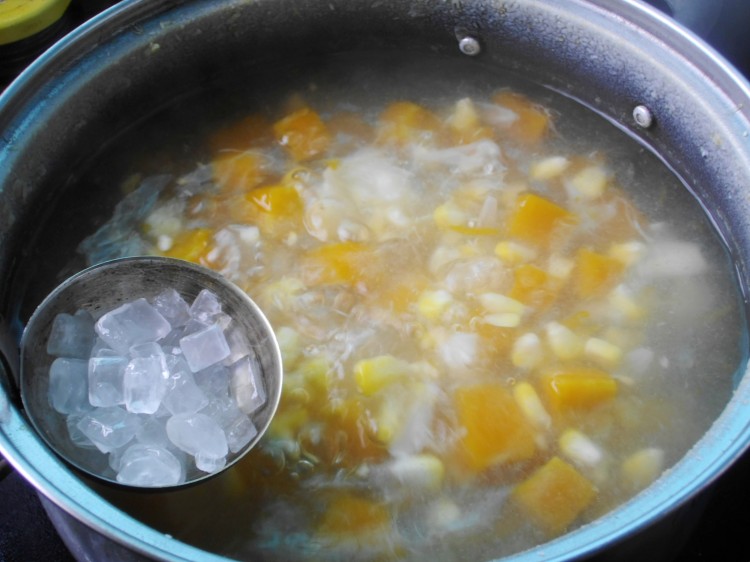 南瓜玉米百合甜汤步骤6