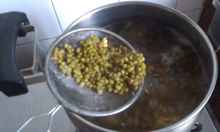绿豆莲子羹步骤7