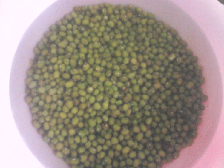 绿豆红枣银耳糖水步骤1