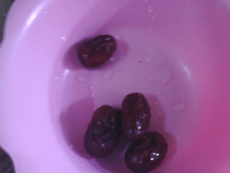 绿豆红枣银耳糖水步骤4