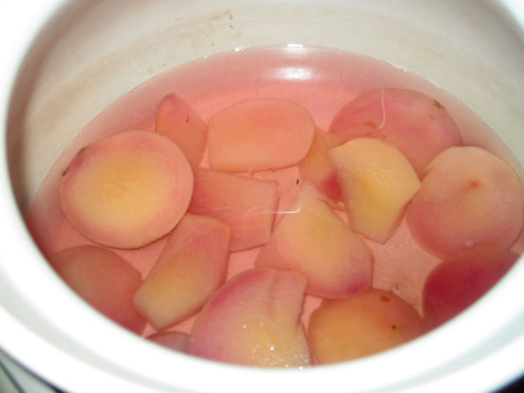 冰糖桃子步骤7