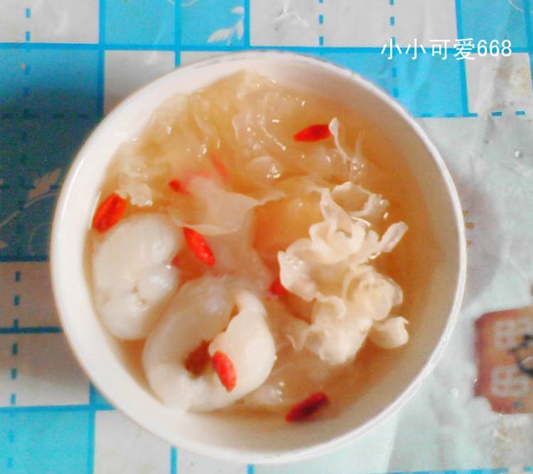 荔枝银耳水蜜桃糖水步骤6