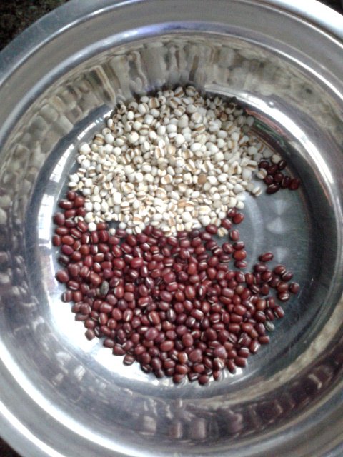 红豆薏米甜汤步骤1