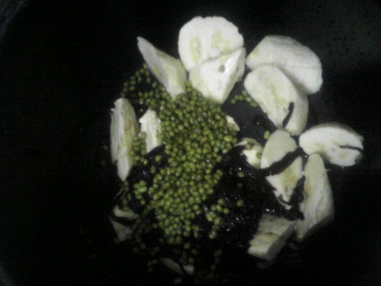 芭蕉紫菜绿豆糖水步骤4