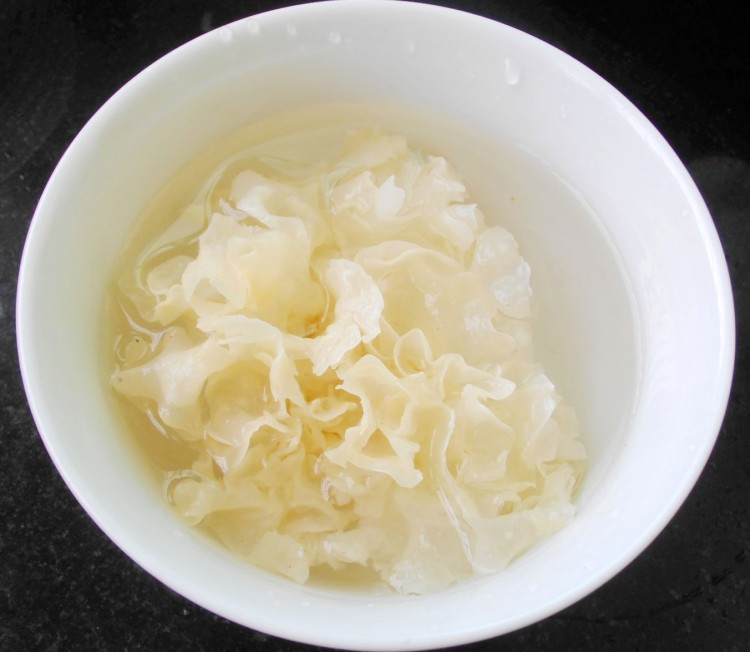 银耳薏米红薯糖水步骤3