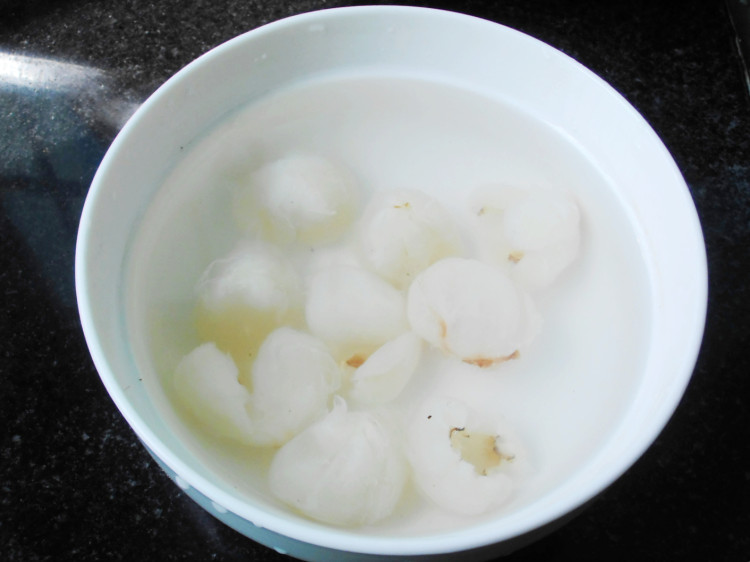 荔枝乌梅糖水步骤3