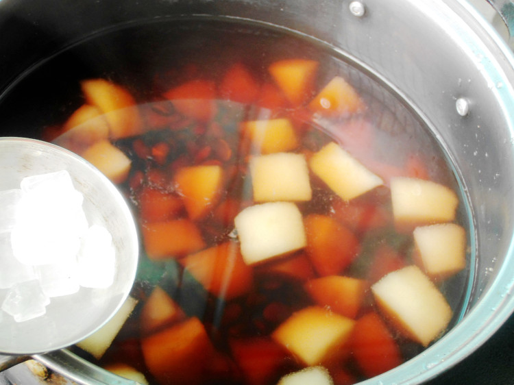 雪梨黑豆糖水步骤6