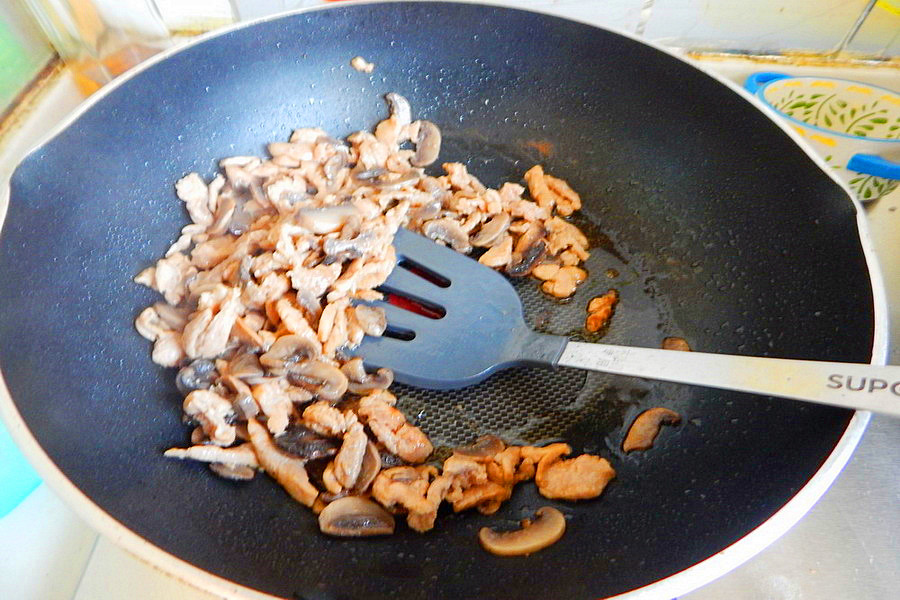 香菇猪肉披萨步骤11