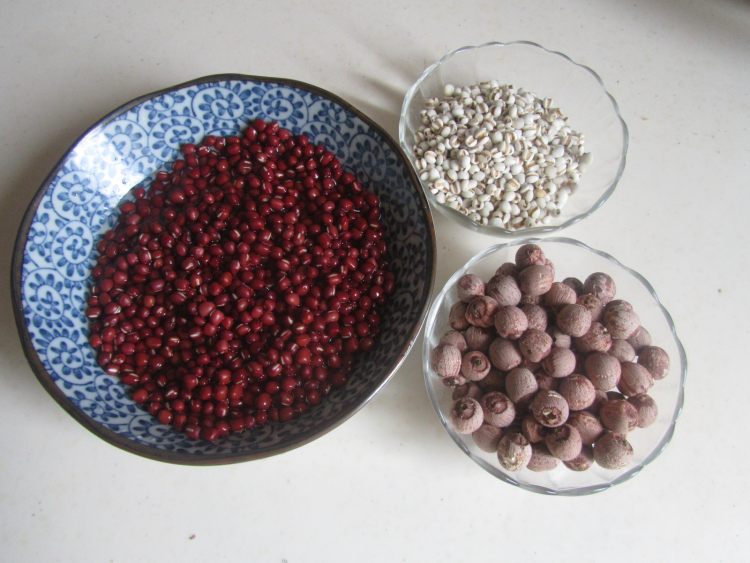 红豆薏米莲子羹步骤1