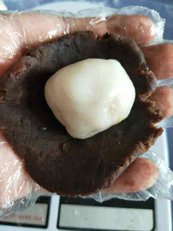 馅中馅蛋黄酥步骤6