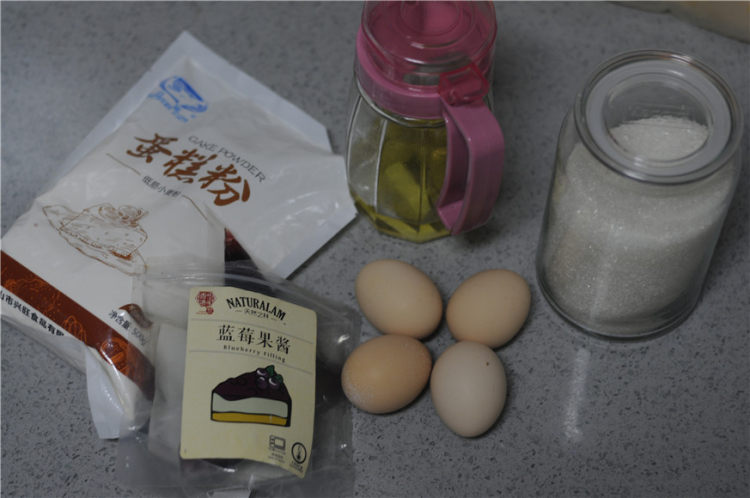 蓝莓小四卷步骤1