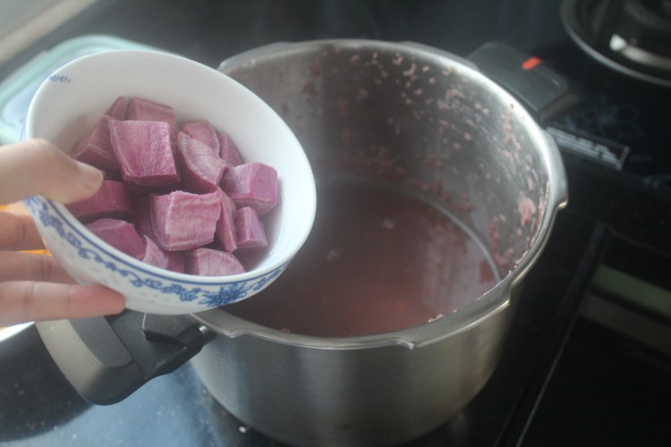 红豆紫薯汤步骤4
